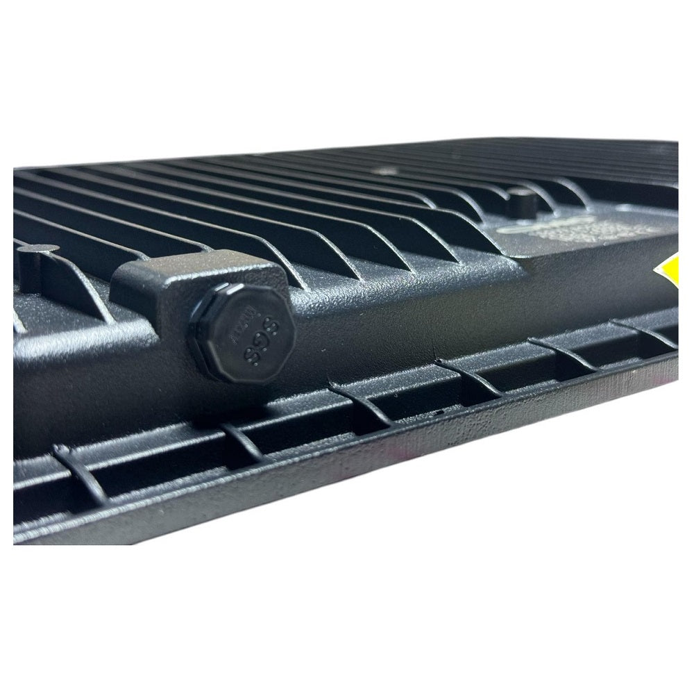 Foco Reflector Omio Para Exterior/interior Led 150w Luz Fria Lux