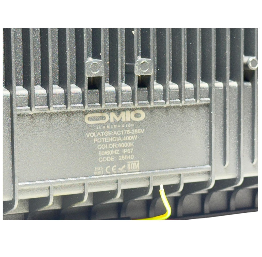 Foco Reflector Omio Para Ext/int Led 400w Luz Fria Lux