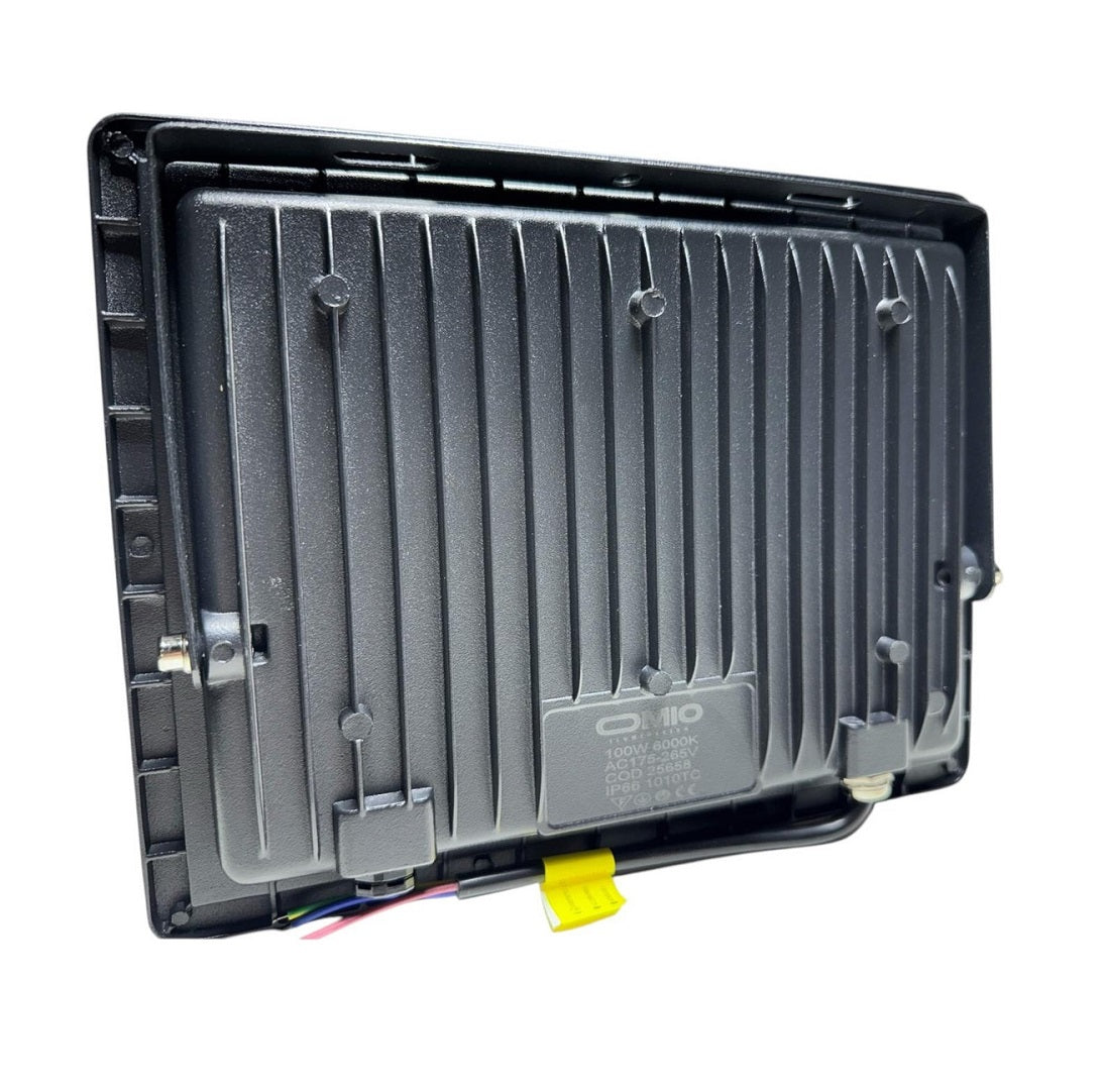 Foco Reflector Omio Para Exterior/interior Led 150w Luz Fria Lux