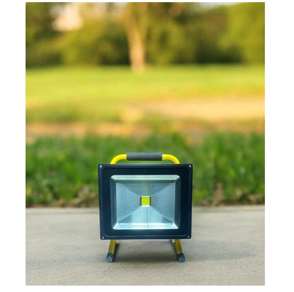 Reflector Led De Obra 50w Portatil Recargable Amarillo Blanco Frío
