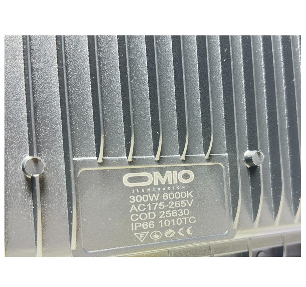 Foco Reflector Omio Para Ext/int Led 300w Luz Fria Lux