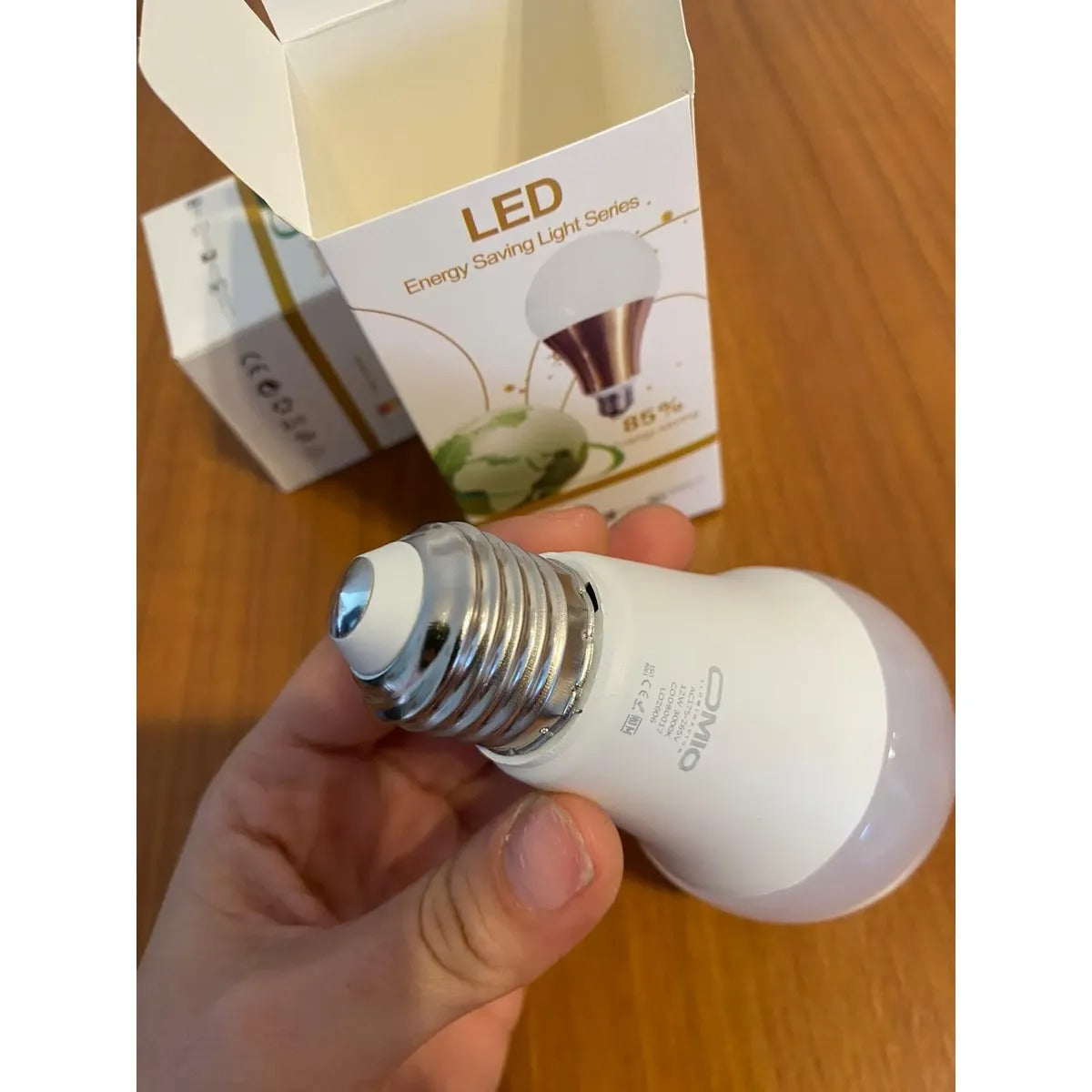 Lámpara Omio Led Bulbo 12 watts Luz Cálida 3000k