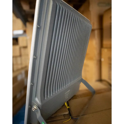 Reflector Led Omio 300 watts Policarbonato Frío Blanco