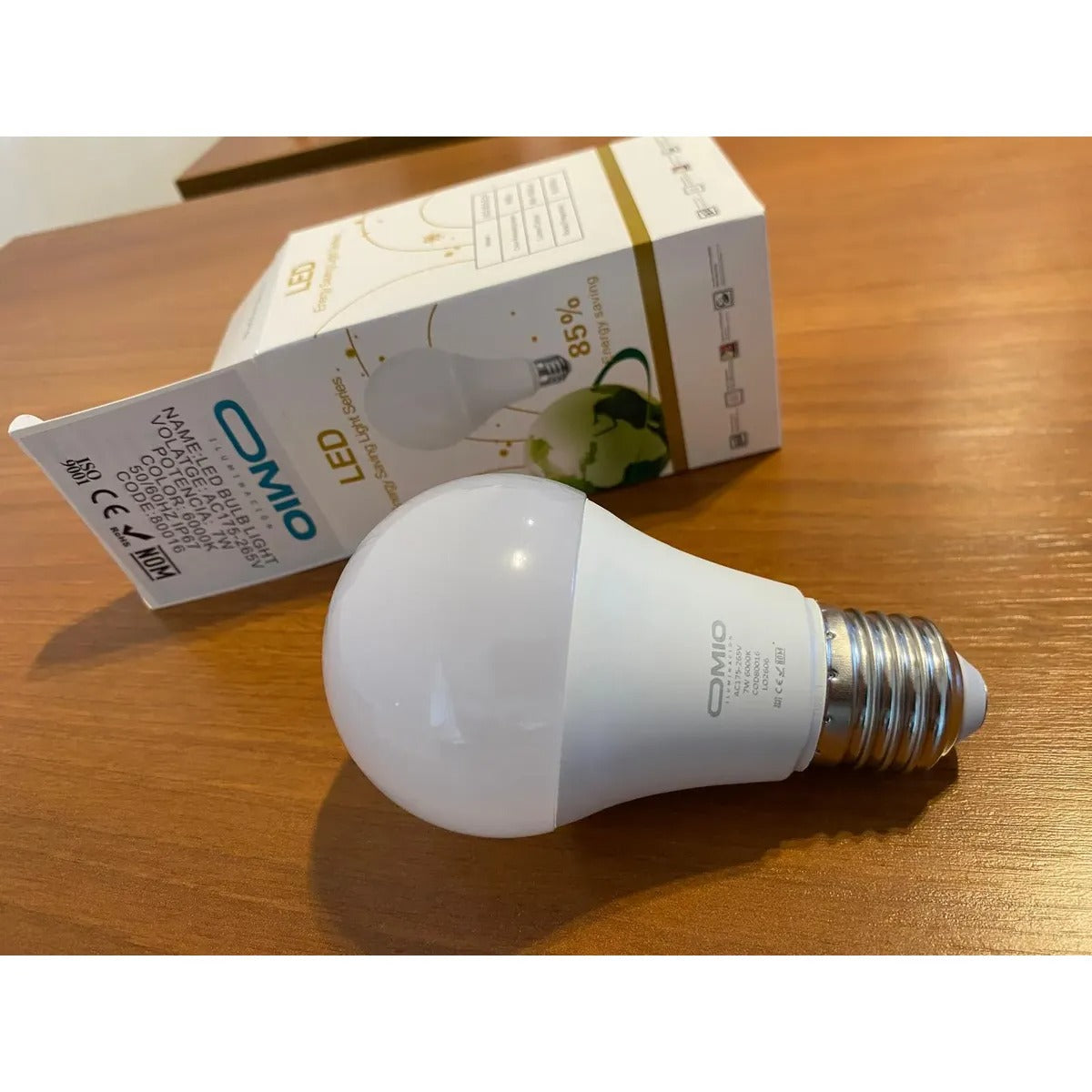 Lámpara Omio Bulbo Led 7 watts Luz Frío 3000k